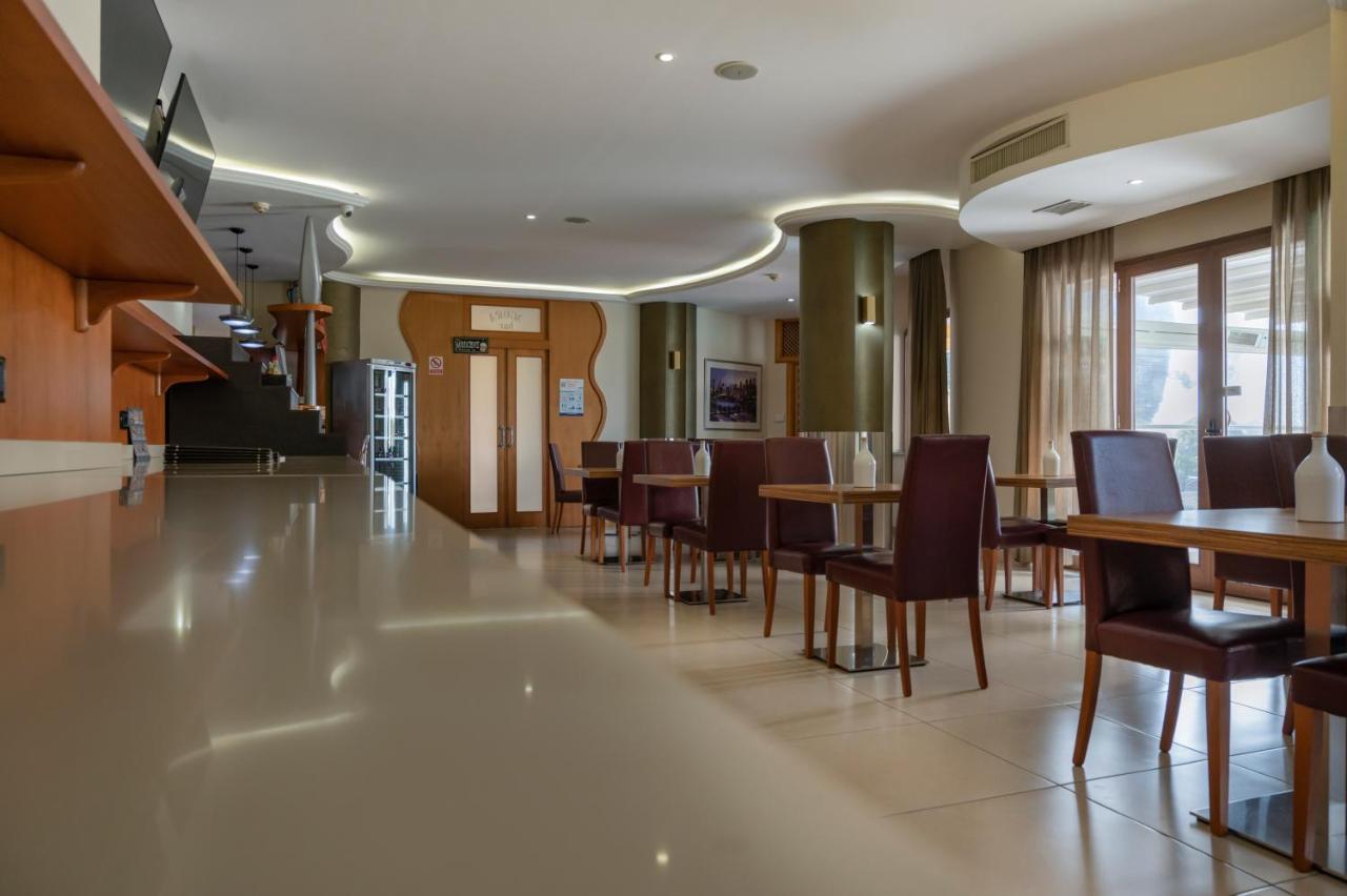 Hotel Agora Sure Hotel Collection By Best Western Lago Patria Exteriör bild