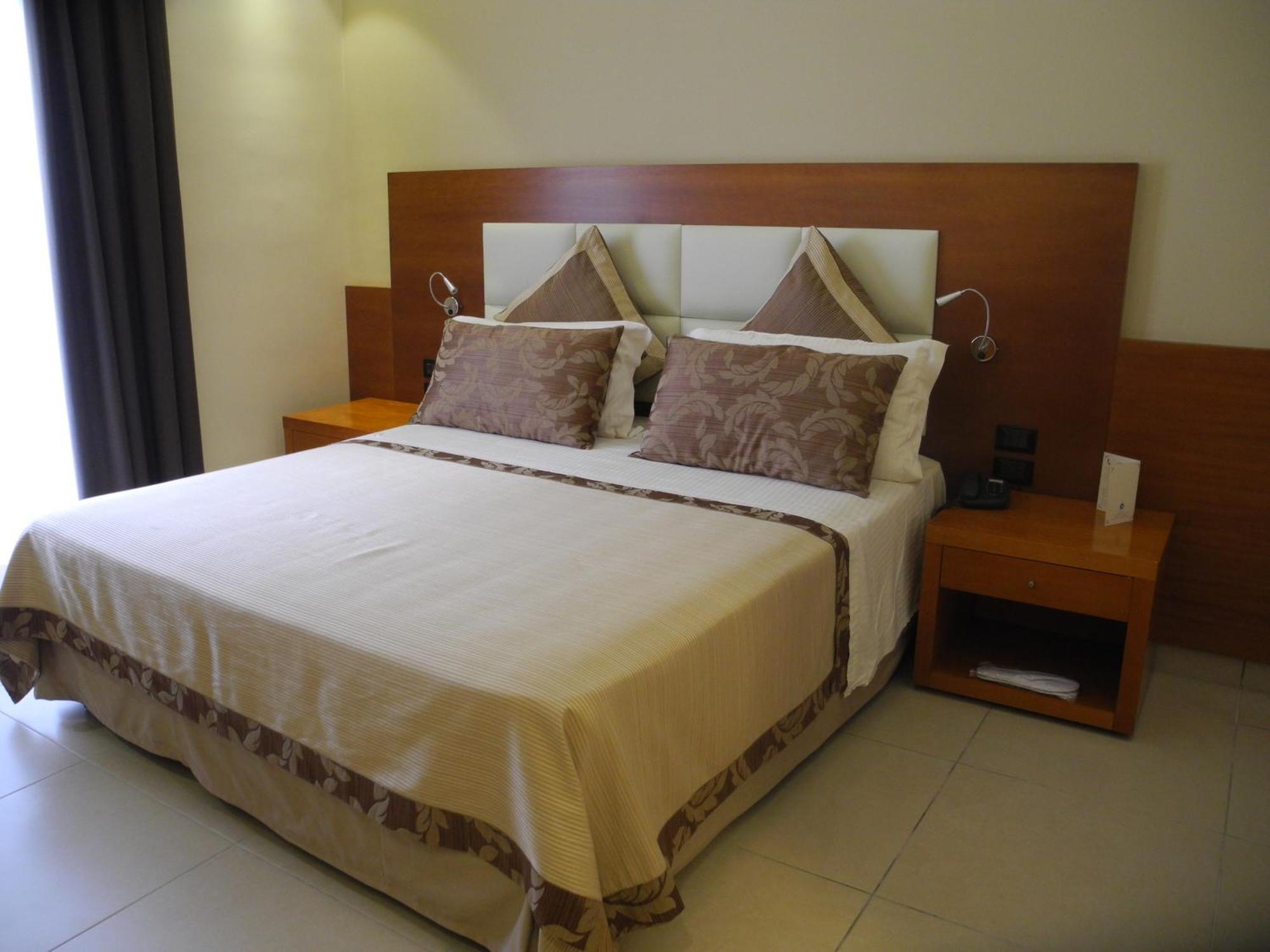 Hotel Agora Sure Hotel Collection By Best Western Lago Patria Exteriör bild