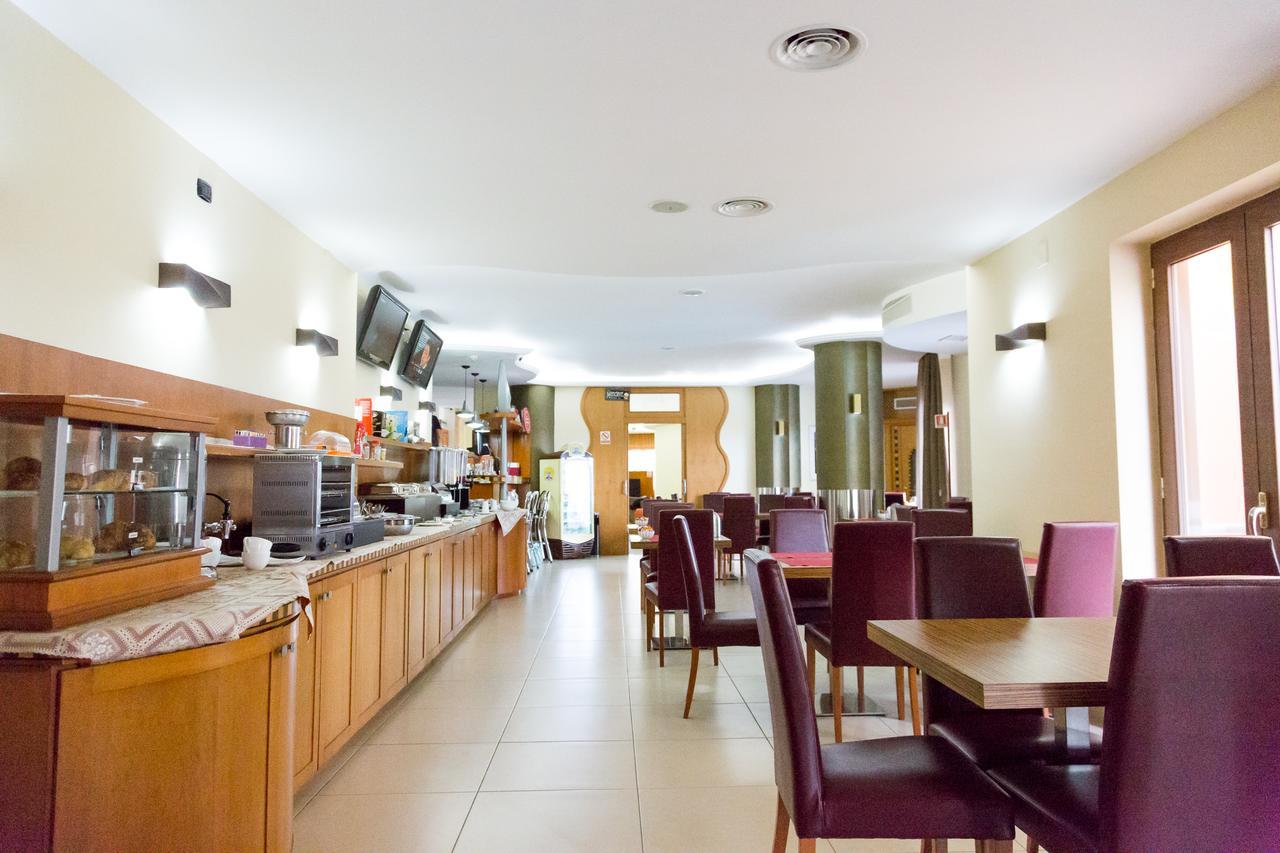 Hotel Agora Sure Hotel Collection By Best Western Lago Patria Exteriör bild